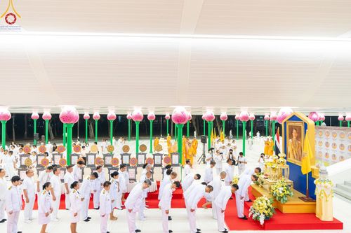 ภาพ No.123211:พิธีพระราชทานสัญญาบัตร พัดยศ และผ้าไตร แด่พระสงฆ์ในเขตปกครองคณะสงฆ์หนกลาง ณ วัดพระศรีมหาธาตุ เขตบางเขน กรุงเทพมหานคร และพิธีมุทิตาสักการะพระสังฆาธิการ ผู้ได้รับเลื่อนและตั้งสมณศักดิ์ ตามพระบรมราชโองการ ณ วัดพระธรรมกาย ในวันที่ 4 กุมภาพันธ์ พ.ศ. 2567