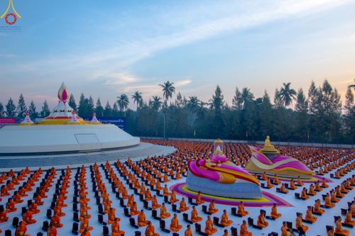 ภาพ No.108175:พระธรรมยาตราร่วมปฏิบัติธรรม และถ่ายภาพหมู่ประวัติศาสตร์ วันที่ 8 มกราคม พ.ศ. 2567  ณ อนุสรณ์สถานบางนางแท่น จ.นครปฐม