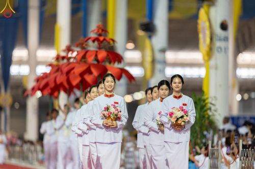 ภาพ No.167675:พิธีทอดกฐิน และ พิธีกรานกฐิน ในวันอาทิตย์ที่ 3 พฤศจิกายน พ.ศ. 2567 ณ วัดพระธรรมกาย จ.ปทุมธานี