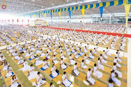 ภาพ No.124532:พิธีถวายรางวัล Guinness World Records "สถิตินั่งสมาธิและร่วมลงชื่อเพื่อสร้างสันติภาพโลก ด้วยจำนวนคนที่มากที่สุดในโลก" ณ สภาธรรมกายสากล วัดพระธรรมกาย วันมาฆบูชา เสาร์ที่ 24 กุมภาพันธ์ พ.ศ. 2567