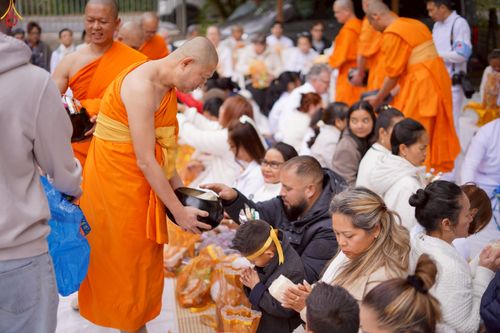 ภาพ No.261962:วันที่ 19 ตุลาคม พ.ศ. 2568 พิธีทอดกฐินวัดพุทธนอร์ดไรน์ เวสท์ฟาเล่น  ประเทศเยอรมัน 