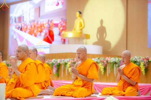 ภาพ No.138773:พิธีถวายกองทุนสนับสนุน การสร้างพระไตรปิฎกฉบับธรรมชัย และอนุรักษ์คัมภีร์ใบลาน น้อมบูชาธรรมหลวงพ่อธัมมชโย 80 ปี ณ ห้องแก้วสารพัดนึก 2 วัดพระธรรมกาย วันเสาร์ที่ 1 มิถุนายน พศ. 2567