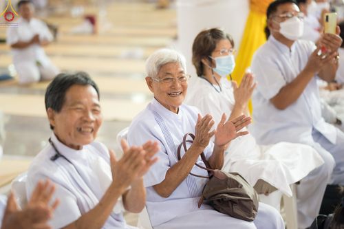 ภาพ No.89021:พิธีทอดผ้าป่าสมทบกฐินครั้งที่ 2 วันศุกร์ที่ 29 กันยายน พ.ศ. 2566 วันเพ็ญขึ้น 15 ค่ำ เดือน 10 ณ ห้องแก้วสารพัดนึก 1 วัดพระธรรมกาย