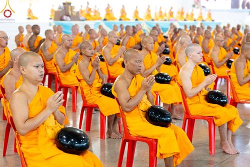 ภาพ No.207207:พิธีตักบาตร และปฏิบัติธรรมช่วงสาย ในวันมาฆบูชา วันพุธที่ 12 กุมภาพันธ์ พ.ศ. 2568 ณ วัดพระธรรมกาย จังหวัดปทุมธานี