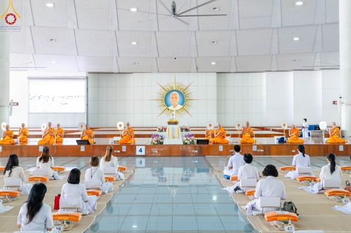 ภาพ No.102201:พิธีบุพเปตพลี ครั้งที่ 144 อุทิศบุญแด่หมู่ญาติที่ล่วงลับไปแล้ว และสืบทอดอายุพระพุทธศาสนา วันอังคารที่ 12 ธันวาคม พ.ศ. 2566 (วันพระแรม 15 ค่ำ เดือน 12) ณ หอฉันคุณยายอาจารย์ฯ วัดพระธรรมกาย