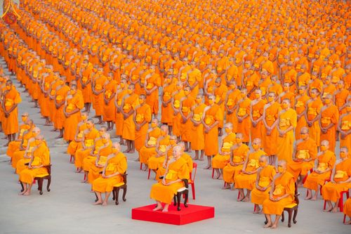 ภาพ No.102248:พระธรรมทายาทในโครงการอุปสมบทหมู่ บูชาธรรมมหาปูชนียาจารย์ ร่วมปฏิบัติธรรม ถ่ายภาพหมู่ประวัติศาสตร์ และรับฟังโอวาทจากหลวงพ่อทัตตชีโว ณ ลานธรรม พระมหาธรรมกายเจดีย์ วัดพระธรรมกาย วันที่ 15 ธันวาคม พ.ศ. 2566