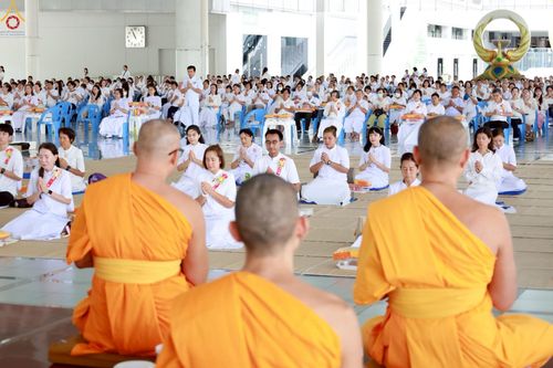 ภาพ No.228784:วันที่ 24 พฤษภาคม และ วันที่ 14 มิถุนายน พ.ศ.2568 พิธีถวายภัตตาหารเมนูสวรรค์ เพื่อการบรรลุธรรม ณ หอฉันคุณยายอาจารย์ฯ วัดพระธรรมกาย