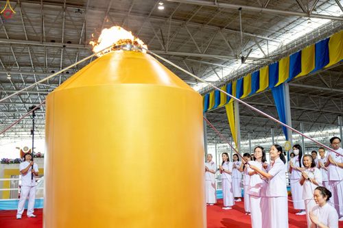 ภาพ No.249417:วันที่ 28 กันยายน พ.ศ. 2568 พิธีจุดเทียนใจ ไฟนิรันด์ อนันตชัย ณ สภาธรรมกายสากล วัดพระธรรมกาย