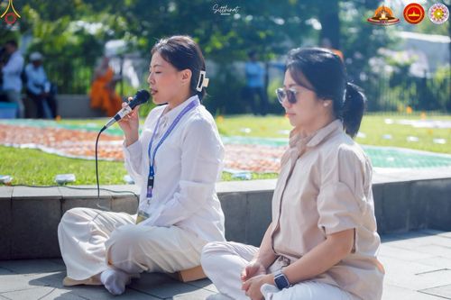 ภาพ No.224721:วันที่ 11 -12 พฤษภาคม พ.ศ. 2568 คณะพระอาจารย์ เจ้าหน้าที่ อาสาสมัคร นักศึกษา ทั้งชาวอินโดนีเซีย และชาวไทย ร่วมแรงร่วมใจ เตรียมงาน เก็บงาน ในวันวิสาขบูชา ณ พระมหาเจดีย์บรมพุทโธ ประเทศอินโดนีเซีย