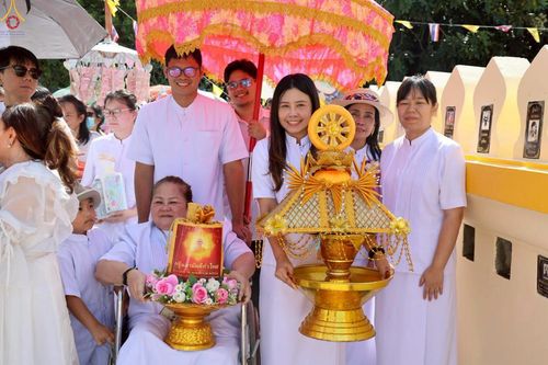 ภาพ No.283225:วันที่ 26 ตุลาคม 2568 พิธีทอดกฐินสามัคคีทั่วไทย 30,000 วัด  โดยคณะศิษยานุศิษย์ บูชาธรรม 81 ปี  หลวงพ่อธัมมชโย ณ วัดแคใน อ.เมือง จ.นนทบุรี