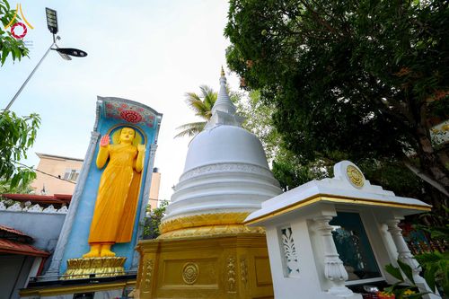 ภาพ No.317767:วันที่ 1 เมษายน พ.ศ. 2569 พิธีสวดธัมมจักกัปปวัตตนสูตรนานาชาติ ในวันพระใหญ่ ขึ้น 15 ค่ำ เดือน 5 (Poya Day)  ณ ศรีธรรมนันทะปิริเวนะ เเละ  วัดวิมลวิหาร นาวละ ประเทศศรีลังกา