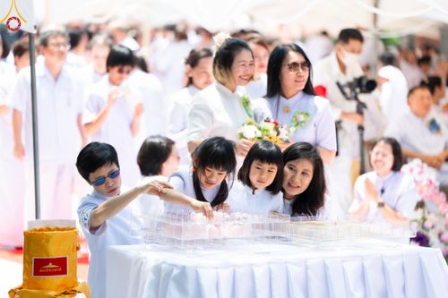 ภาพ No.141680:พิธีประดิษฐานลูกนิมิตมหาสมบัติ  ผูกสีมา สถาปนาอุโบสถ "บูชาธรรม 80 ปี หลวงพ่อธัมมชโย" ณ วัดพระธรรมกายโทชิหงิ ประเทศญี่ปุ่น วันอาทิตย์ที่ 16 มิถุนายน พ.ศ. 2567