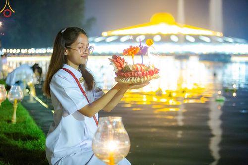 ภาพ No.170345:พิธีลอยกระทงธรรม ณ สระเศรษฐีทะเลบุญ มหาวิหารพระมงคลเทพมุนีฯ วัดพระธรรมกาย วันศุกร์ที่ 15 พฤศจิกายน พ.ศ.2567 (วันเพ็ญ 15 ค่ำ เดือน 12)