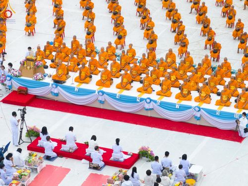 ภาพ No.118513:พิธีตักบาตรพระธรรมยาตรา ปีที่ 12 ณ อนุสรณ์สถานลำดับที่ 5 สถานที่เผยแผ่วิชชาธรรมกายครั้งแรก อนุสรณ์สถานบางปลา จ.นครปฐม วันที่ 25 มกราคม พ.ศ. 2567