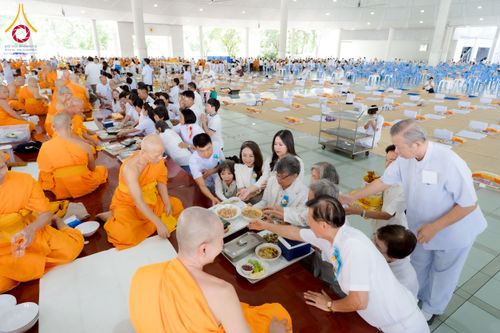 ภาพ No.253580:วันอังคารที่ 7 ตุลาคม พ.ศ.2568 (วันพระ ขึ้น 15 ค่ำ เดือน 11) พิธีบุพเปตพลี ครั้งที่ 171 ร่วมอุทิศบุญแด่หมู่ญาติที่ล่วงลับไปแล้ว และสืบทอดอายุพระพุทธศาสนา ณ หอฉันคุณยายอาจารย์ฯ วัดพระธรรมกาย