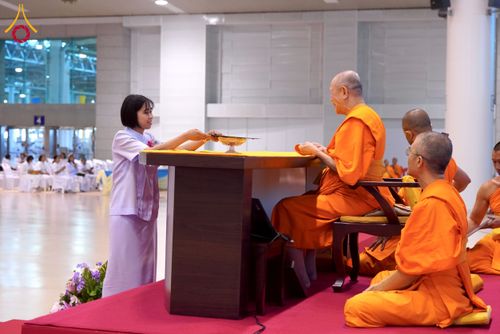 ภาพ No.232199:วันอาทิตย์ที่ 6 กรกฏาคม พ.ศ. 2568 พิธีมอบโล่เกียรติคุณ สวดธัมมจักกัปปวัตตนสูตร และรางวัลโครงการผู้นำแสงสว่างออนไลน์ ณ ห้องแก้วสารพัดนึก1 สภาธรรมกายสากล วัดพระธรรมกาย