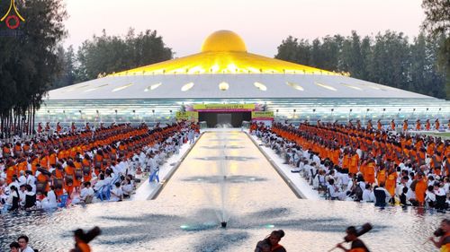 ภาพ No.202058:พิธีต้อนรับพระธรรมยาตรา ณ อนุสรณ์สถานลำดับที่ 7 สถานที่ขยายวิชชาธรรมกาย วัดพระธรรมกาย ต.คลองสาม อ.คลองหลวง จ.ปทุมธานี ในโครงการธรรมยาตรา กตัญญูบูชา มหาปูชนียาจารย์ พระมงคลเทพมุนี(สด จนฺทสโร) พระผู้ปราบมาร อนุสรณ์สถาน 7 แห่ง ปีที่ 13 วันที่ 26 มกราคม 2568