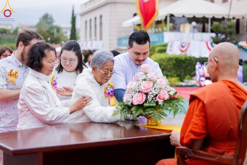 ภาพ No.138302:วิสาขบูชานานาชาติ วัดพระธรรมกายแคลิฟอร์เนีย ประเทศสหรัฐอเมริกา วันพุธที่ 22 พฤษภาคม พ.ศ. 2567