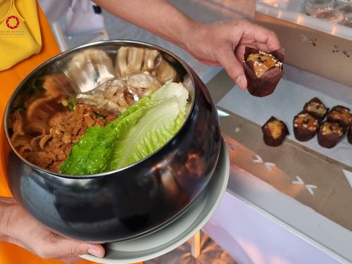 ภาพ No.109933:ถวายภัตตาหารเป็นสังฆทาน แด่คณะพระธรรมยาตราฯ ปีที่ 12 วันที่ 11 มกราคม พ.ศ. 2567 ณ อนุสรณ์สถานคลองบางนางแท่น  อ.สามพราน จ.นครปฐม