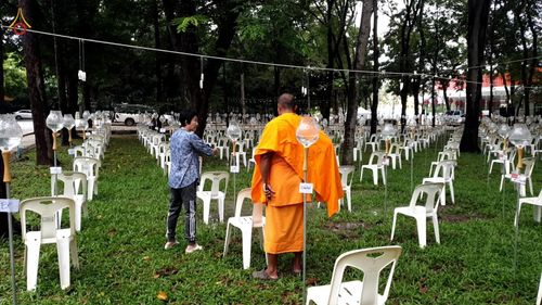 ภาพ No.88739:คณะสงฆ์ เจ้าหน้าที่ และสาธุชน ทุ่มเทแรงกายแรงใจเตรียมงาน เพื่องานวันครูผู้ค้นพบวิชชาธรรมกาย ตั้งแต่วันที่ 20 กันยายน พ.ศ. 2566