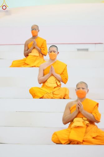 ภาพ No.86886:พิธีตักบาตร , พิธีบูชาข้าวพระ , พิธีจุดเทียนใจ ไฟนิรันดร์ อนันตชัย ในวันอาทิตย์ต้นเดือน 3 กันยายน พ.ศ. 2566 ณ วัดพระธรรมกาย