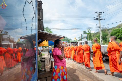 PhotoStory มหาศรัทธา ธรรมยาตราศรีลังกา EP.2 พิธีเปิดโครงการสยาม-ลังกา ธรรมยาตรา ฉลองเทศกาลวิสาขบูชาแห่งชาติ ศรีลังกา บูชาธรรม 80 ปีหลวงพ่อธัมมชโย เมื่อวันที่ 17 พฤษภาคม พ.ศ. 2567