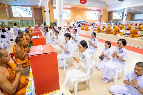 ภาพ No.147100:พิธีมุทิตาสักการะพระภิกษุ ผู้สอบได้เปรียญธรรม 9 ประโยคระดับโลกปีที่ 36, พิธีมอบโล่เกียรติยศและทุนการศึกษา สำนักเรียนบาลีดีเด่นทั่วประเทศ, พิธีถวายมหาสังฆทานคณะสงฆ์ 2,000 กว่าวัด ทั่วประเทศ ปีที่ 24, พิธีถวายไทยธรรมคณะสงฆ์ 323 วัด 4 จังหวัดชายแดนภาคใต้