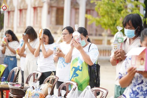 ภาพ No.61117:สามเณรออกบิณฑบาต และกิจกรรมอบรมสามเณร ในโครงการบรรพชาสามเณรฟื้นฟู พระพุทธศาสนาทั่วไทย ณ ศูนย์อบรมที่พักสงฆ์บ้านร่มเย็น จ.นราธิวาส วันที่ 2-15 เมษายน พ.ศ. 2567