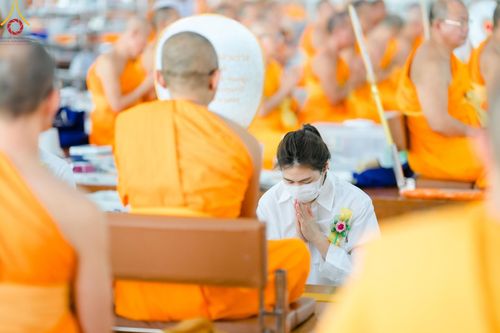 ภาพ No.153012:พิธีถวายภัตตาหารเมนูสวรรค์ ในพรรษาแห่งการเข้าถึงธรรม วันอังคารที่ 10 กันยายน พ.ศ. 2567 ครบรอบ 24 ปี วันละสังขาร คุณยายอาจารย์มหารัตนอุบาสิกาจันทร์ ขนนกยูง ณ หอฉันคุณยายอาจารย์ฯ วัดพระธรรมกาย