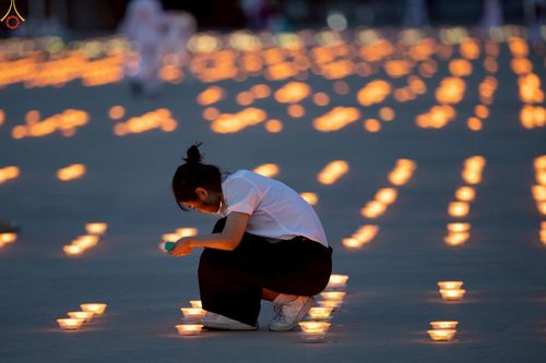 ภาพ No.241025:วันพุธที่ 27 สิงหาคม พ.ศ. 2568 พิธีจุดประทีป ในวันธรรมชัย ณ วัดพระธรรมกาย