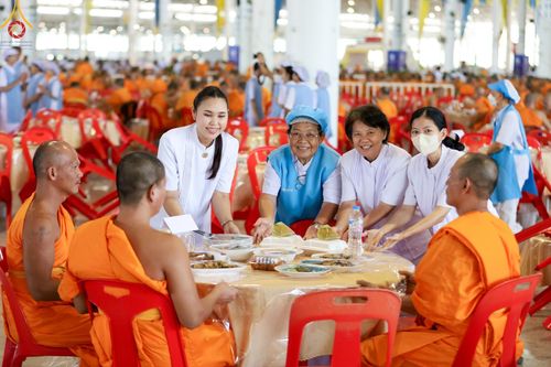 ภาพ No.150629:V.44 เพื่อพ่อ ภาพเตรียมงาน ปฎิบัติงาน ของเจ้าหน้าที่ อาสาสมัคร ทุกสถานะ เพื่อความสำเร็จ ในงานวันธรรมชัย วันอังคารที่ 27 สิงหาคม พ.ศ. 2567