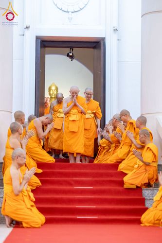 ภาพ No.233192:วันที่ 11 กรกฏาคม พ.ศ. 2568 พิธีอธิษฐานพรรษา ของคณะสงฆ์ ณ โบสถ์พระไตรปิฎก วัดพระธรรมกาย ต.คลองสาม อ.คลองหลวง จ.ปทุมธานี