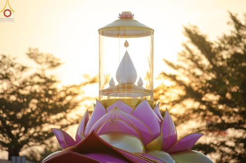 ภาพ No.194226:พระธรรมยาตราปฏิบัติธรรม และถ่ายภาพหมู่ประวัติศาสตร์ ณ วัดสองพี่น้อง ต.ต้นตาล อ.สองพี่น้อง จ.สุพรรณบุรี ในโครงการธรรมยาตรา กตัญญูบูชา มหาปูชนียาจารย์ พระมงคลเทพมุนี(สด จนฺทสโร) พระผู้ปราบมาร อนุสรณ์สถาน 7 แห่ง ปีที่ 13 วันที่ 12 มกราคม พ.ศ. 2568