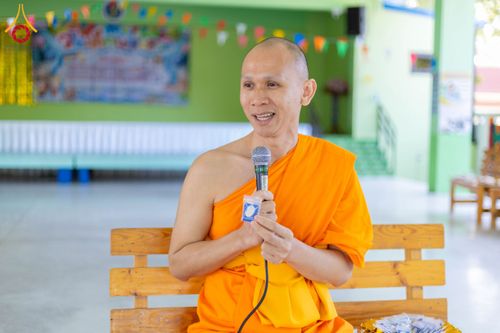 ภาพ No.197494:พิธีทอดผ้าป่าทำนุบำรุงศาสนสถาน ณ วัดโบสถ์(บน) ตำบลบางคูเวียง อำเภอบางกรวย จังหวัดนนทบุรี ในโครงการธรรมยาตรา กตัญญูบูชา มหาปูชนียาจารย์ พระมงคลเทพมุนี(สด จนฺทสโร) พระผู้ปราบมาร อนุสรณ์สถาน 7 แห่ง ปีที่ 13 วันที่ 17 มกราคม พ.ศ. 2568