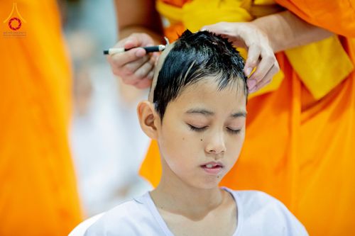 ภาพ No.213586:วันเสาร์ที่ 29 มีนาคม พ.ศ. 2568 พิธีปลงผม โครงการสามเณรยุวธรรมทายาท รุ่นที่ 33 โครงการสามเณรมัชฌิมธรรมทายาท รุ่นที่ 29 ณ ห้องปฏิบัติธรรมวิหารคด คอร์ 13 วัดพระธรรมกาย