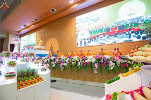 ภาพ No.222815:วันอาทิตย์ต้นเดือนที่ 4 พฤษภาคม พ.ศ. 2568 พิธีบูชาข้าวพระ ณ สภาธรรมกายสากล วัดพระธรรมกาย