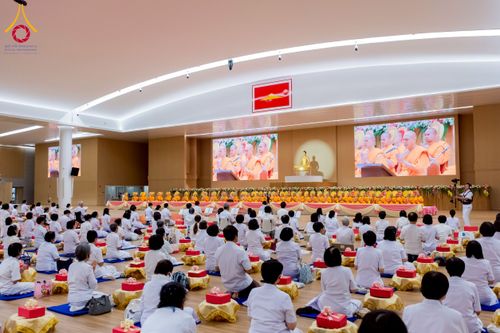 ภาพ No.237880:วันอาทิตย์ที่ 10 สิงหาคม พ.ศ. 2568 พิธีถวายไทยธรรมมุทิตาเปรียญธรรมและบาลีศึกษา ณ ห้องแก้วสารพัดนึก2 วัดพระธรรมกาย ปทุมธานี