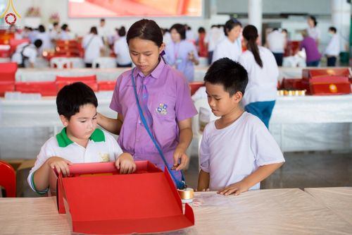 ภาพ No.212072:วันจันทร์ที่ 17 มีนาคม พ.ศ. 2568 บุญบรรจุกล่องไทยธรรม เพื่อถวายแด่พระสังฆาธิการ 40,000 กว่าวัดทั่วไทย ในวันคุ้มครองโลก 22 เมษายน พ.ศ. 2568 ณ บ้านแก้วเรือนทองคุณยายฯ วัดพระธรรมกาย