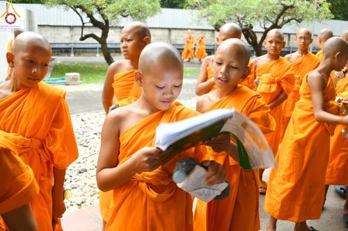 ภาพ No.169814:พิธีถวายภัตตาหารเมนูสวรรค์ "เพื่อการบรรลุธรรม" เนื่องในวันลอยกระทง (ขึ้น 15 ค่ำ เดือน 12) วันศุกร์ที่ 15 พฤศจิกายน พ.ศ. 2567 ณ หอฉันคุณยายอาจารย์ฯ วัดพระธรรมกาย