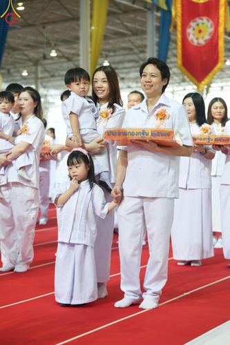 ภาพ No.167749:พิธีทอดกฐิน และ พิธีกรานกฐิน ในวันอาทิตย์ที่ 3 พฤศจิกายน พ.ศ. 2567 ณ วัดพระธรรมกาย จ.ปทุมธานี