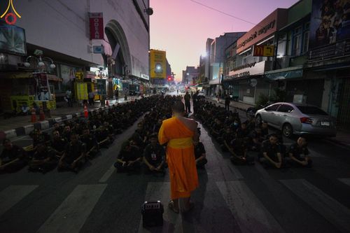 ภาพ No.151678:V.55 ทีมใหญ่ที่หาดใหญ่ เจ้าหน้าที่ทุกสถานะ หลายสัญชาติ ร่วมกันจัดงานตักบาตรที่หาดใหญ่ วันที่ 10-11 สิงหาคม พ.ศ. 2567
