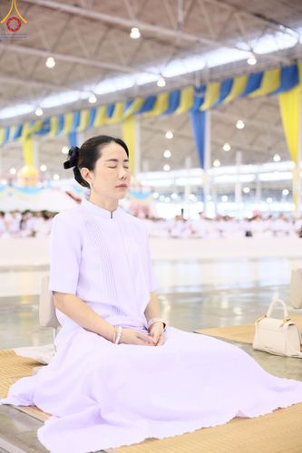 ภาพ No.151210:พิธีบูชาข้าวพระ ในวันอาทิตย์ต้นเดือน วันที่ 1 กันยายน พ.ศ. 2567 ณ สภาธรรมกายสากล วัดพระธรรมกาย