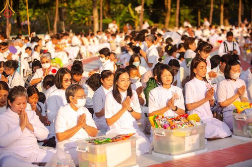ภาพ No.193004:พิธีตักบาตรพระธรรมยาตรา ณ อนุสรณ์สถานคลองบางนางแท่น อ.สามพราน จ.นครปฐม ในโครงการธรรมยาตรา กตัญญูบูชา มหาปูชนียาจารย์ พระมงคลเทพมุนี(สด จนฺทสโร) พระผู้ปราบมาร อนุสรณ์สถาน 7 แห่ง ปีที่ 13 วันที่ 11 มกราคม พ.ศ.2568