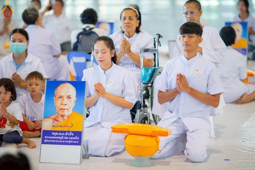 ภาพ No.214998:วันเสาร์ที่ 5 เมษายน พ.ศ. 2568 พิธีเวียนประทักษิณรอบพระมหาธรรมกายเจดีย์  พิธีวันทาเจดีย์ พิธีขอขมาและมอบผ้าไตร ในโครงการบรรพชาสามเณรฟื้นฟูพระพุทธศาสนาทั่วไทย , โครงการหน่อแก้วเปรียญธรรม รุ่นที่ 13 ,  โครงการสามเณรยุวธรรมทายาท รุ่นที่ 33 , โครงการสามเณรมั