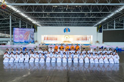 ภาพ No.102441:พิธีถวายอุปกรณ์ทำความสะอาด ณ บ้านแก้วเรือนทองคุณยายอาจารย์ฯ วัดพระธรรมกาย วันเสาร์ที่ 16 ธันวาคม พ.ศ. 2566