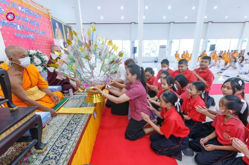 ภาพ No.192464:พิธีทอดผ้าป่าทำนุบำรุงศาสนสถาน ณ วัดศรีเมือง ต.ท่าทราย อ.เมืองสมุทรสาคร จ.สมุทรสาคร ในโครงการธรรมยาตรา กตัญญูบูชา มหาปูชนียาจารย์ พระมงคลเทพมุนี(สด จนฺทสโร) พระผู้ปราบมาร อนุสรณ์สถาน 7 แห่ง ปีที่ 13 วันที่ 9 มกราคม พ.ศ. 2568