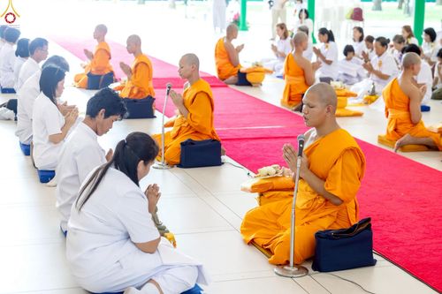 ภาพ No.227747:วันเสาร์ที่ 31 พฤษภาคม พ.ศ.2568 พิธีถวายผ้าไตรแด่สามเณรผู้เข้ารับการอุปสมบท , พิธีอุปสมบทสามเณรเตรียม DCI วัดพระธรรมกาย จ.ปทุมธานี