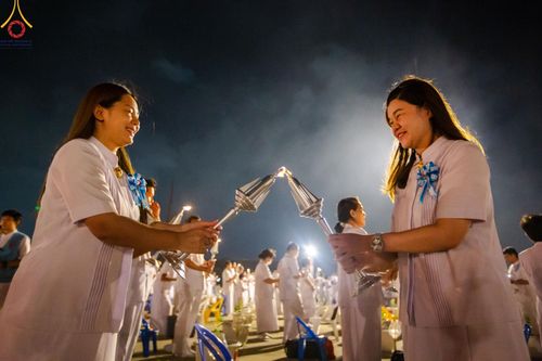 ภาพ No.160629:พิธีจุดประทีป 20,000 ดวง บูชาพระมหาธรรมกายเจดีย์ และบูชาพระมงคลเทพมุนี (สด จนฺทสโร) พระผู้ปราบมาร ณ ลานธรรม พระมหาธรรมกายเจดีย์ วัดพระธรรมกาย จ.ปทุมธานี วันที่ 10 ตุลาคม พ.ศ. 2567