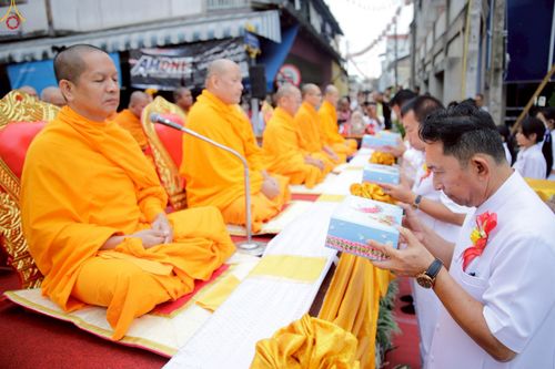 ภาพ No.245296:วันอาทิตย์ที่ 14 กันยายน พ.ศ. 2568 ตักบาตรพระ 555 รูป มหากุศล  น้อมถวายเป็นพุทธบูชา ณ หอนาฬิกาเบตง อ.เบตง จ.ยะลา