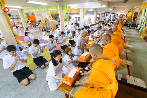 ภาพ No.196631:พิธีทอดผ้าป่าทำนุบำรุงศาสนสถาน ณ วัดไทยเจริญ ตำบลบางขุนกอง อำเภอบางกรวย จังหวัดนนทบุรี  ในโครงการธรรมยาตรา กตัญญูบูชา มหาปูชนียาจารย์ พระมงคลเทพมุนี(สด จนฺทสโร) พระผู้ปราบมาร อนุสรณ์สถาน 7 แห่ง ปีที่ 13 วันที่ 17 มกราคม พ.ศ. 2568